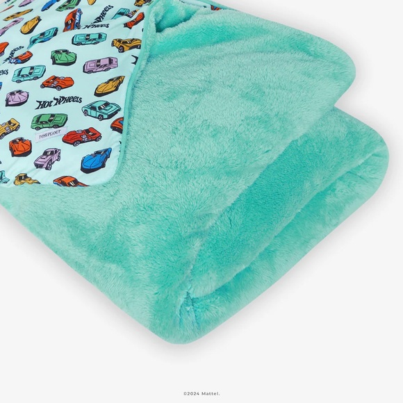 New with tags - Posh Peanut -  Retro Hot Wheels™ Grand Luxe Plush Patoo® Blanket - Picture 2 of 10